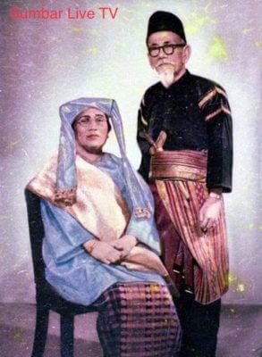 Alasan Kenapa Keris Orang Minang Didepan