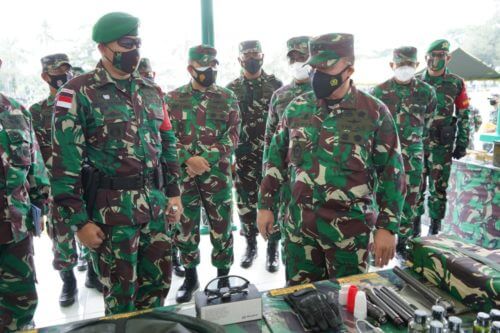 Asops Panglima TNI Kunjungi Yonif 131/Brajasakti Cek Kesiapan Satgad Pamtas