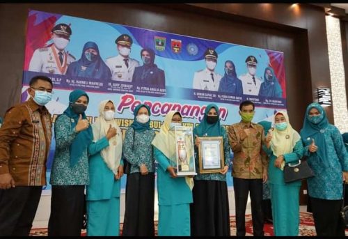 Dasawisma dharmasraya berprestasi rebut juara satu ditingkat provinsi