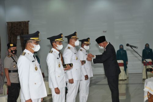 Pasangan Bupati Kabupaten Solok Dan Pasangan Bupati Kabupaten Solok Selatan Resmi Dilantik Gubernur Sumbar