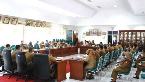 Rapat Monitoring dan Evaluasi (Monev) dibutuhkan dalam percepatan pelaksanaan kegiatan pembangunan terutama yang strategis