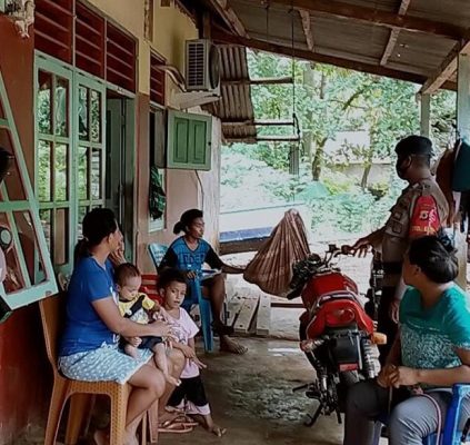 Brimob Hadir Memberikan Rasa Aman kepada Masyarakat Serta Mengajak Menerapkan Protokol Kesehatan Brimob Hadir Memberikan Rasa Aman kepada Masyarakat Serta Mengajak Menerapkan Protokol Kesehatan