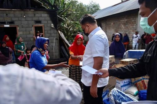 Respon Cepat Musibah Kebakaran di Seberang Piruko, Bupati Sutan Riska