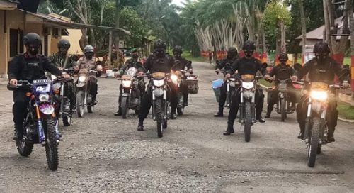 Sinergitas TNI-POLRI, Kompi 3 Yon B Pelopor Sumut Bagikan Sembako Kepada Masyaraka