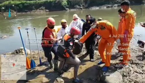 Korban Tenggelam di Sungai Citarum Korban Tenggelam di Sungai Citarum